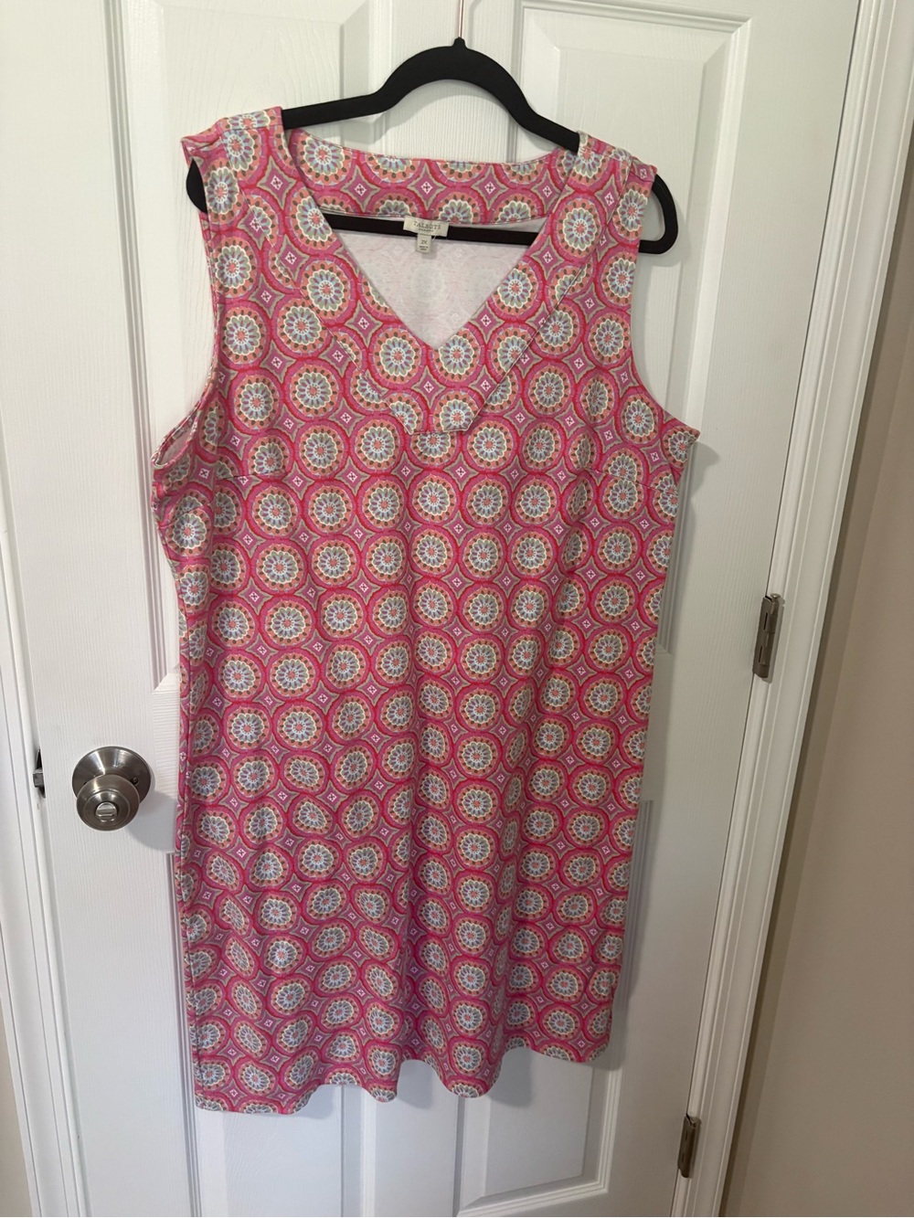 Talbots Sleeveless Pink Patterned V-Neck Women's shift dress